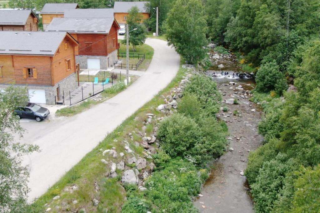 6b Dans Les Pyrenees Proche D'andorre *
