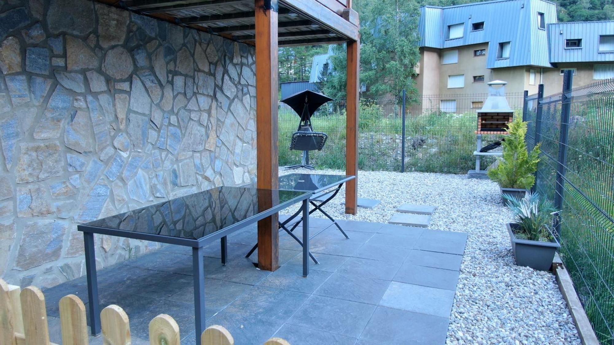 Chalet 6b Dans Les Pyrenees Proche D'andorre LʼHospitalet-près-lʼAndorre