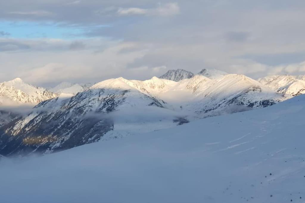6b Dans Les Pyrenees Proche D'andorre Chalet