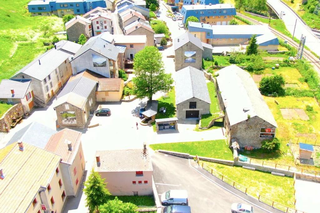 6b Dans Les Pyrenees Proche D'andorre
