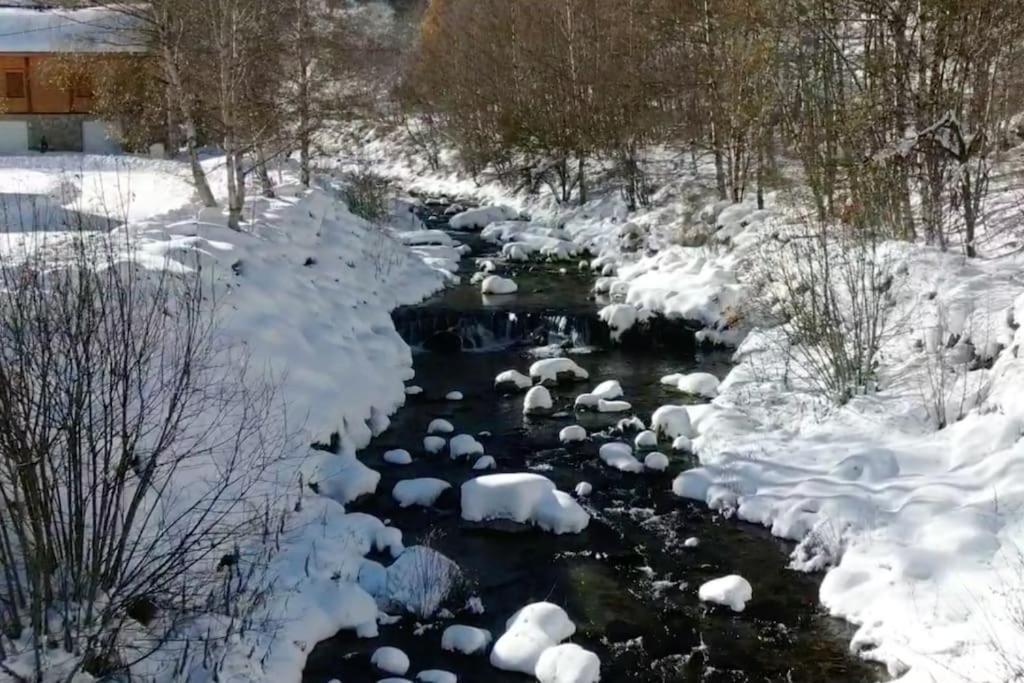 6b Dans Les Pyrenees Proche D'andorre *