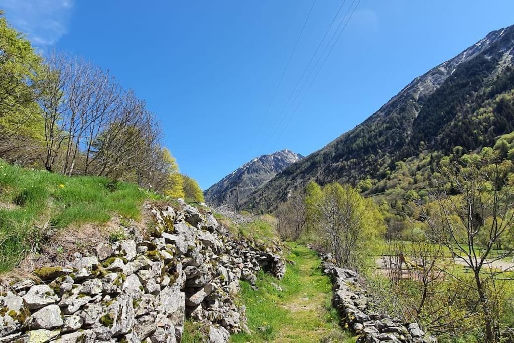 6b Dans Les Pyrenees Proche D'andorre Chalet LʼHospitalet-près-lʼAndorre