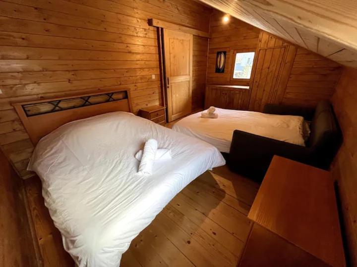 6b Dans Les Pyrenees Proche D'andorre Chalet