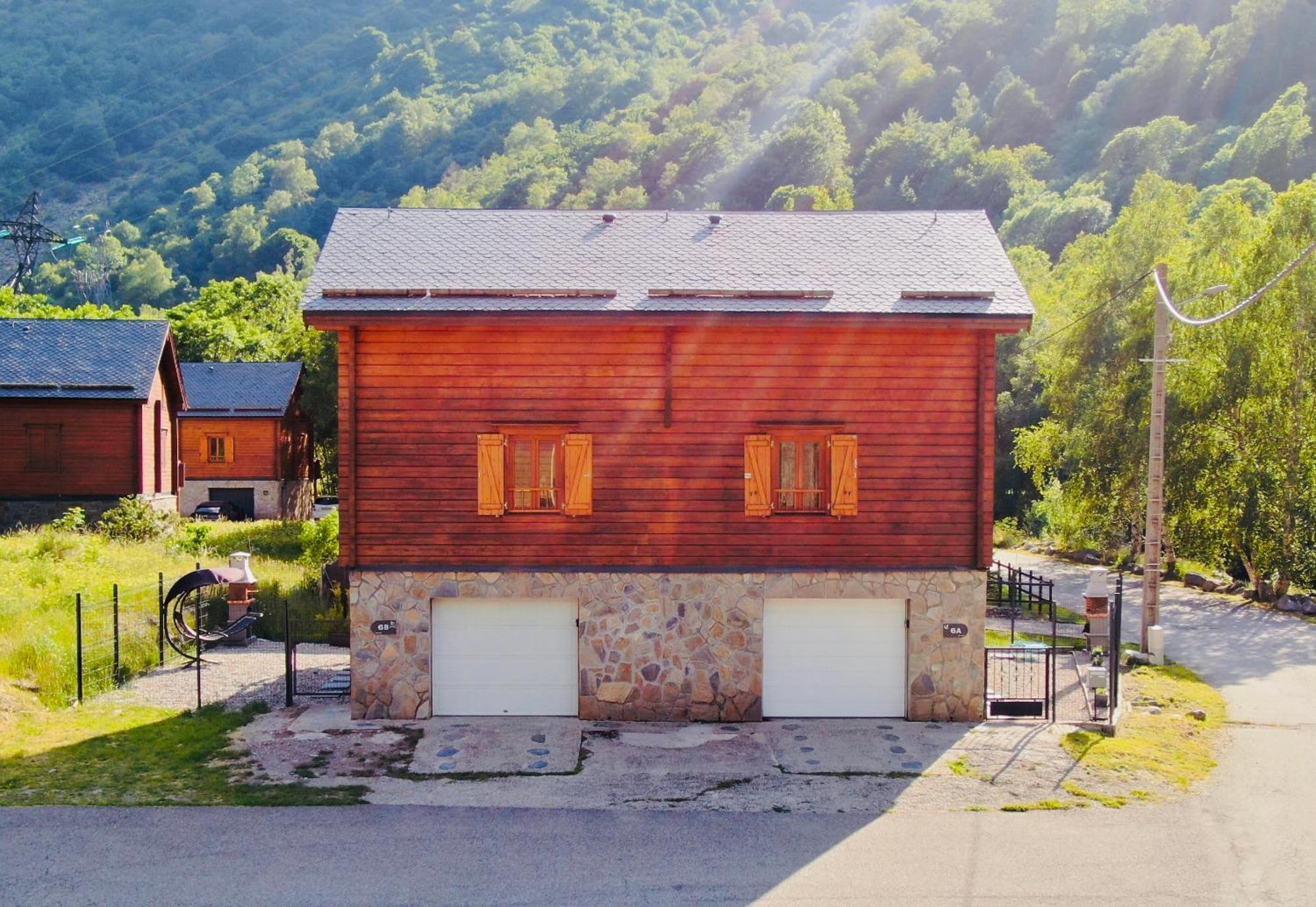 Chalet 6b Dans Les Pyrenees Proche D'andorre LʼHospitalet-près-lʼAndorre
