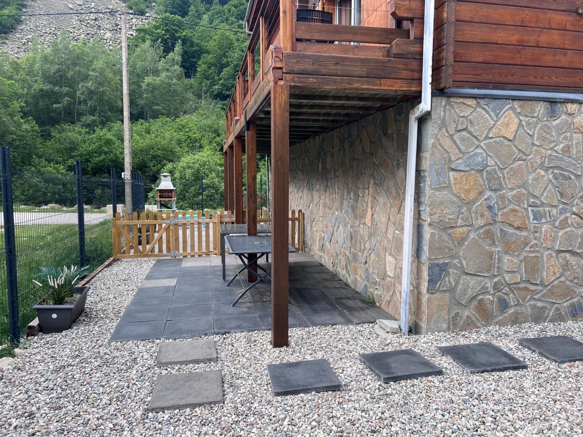 6b Dans Les Pyrenees Proche D'andorre *