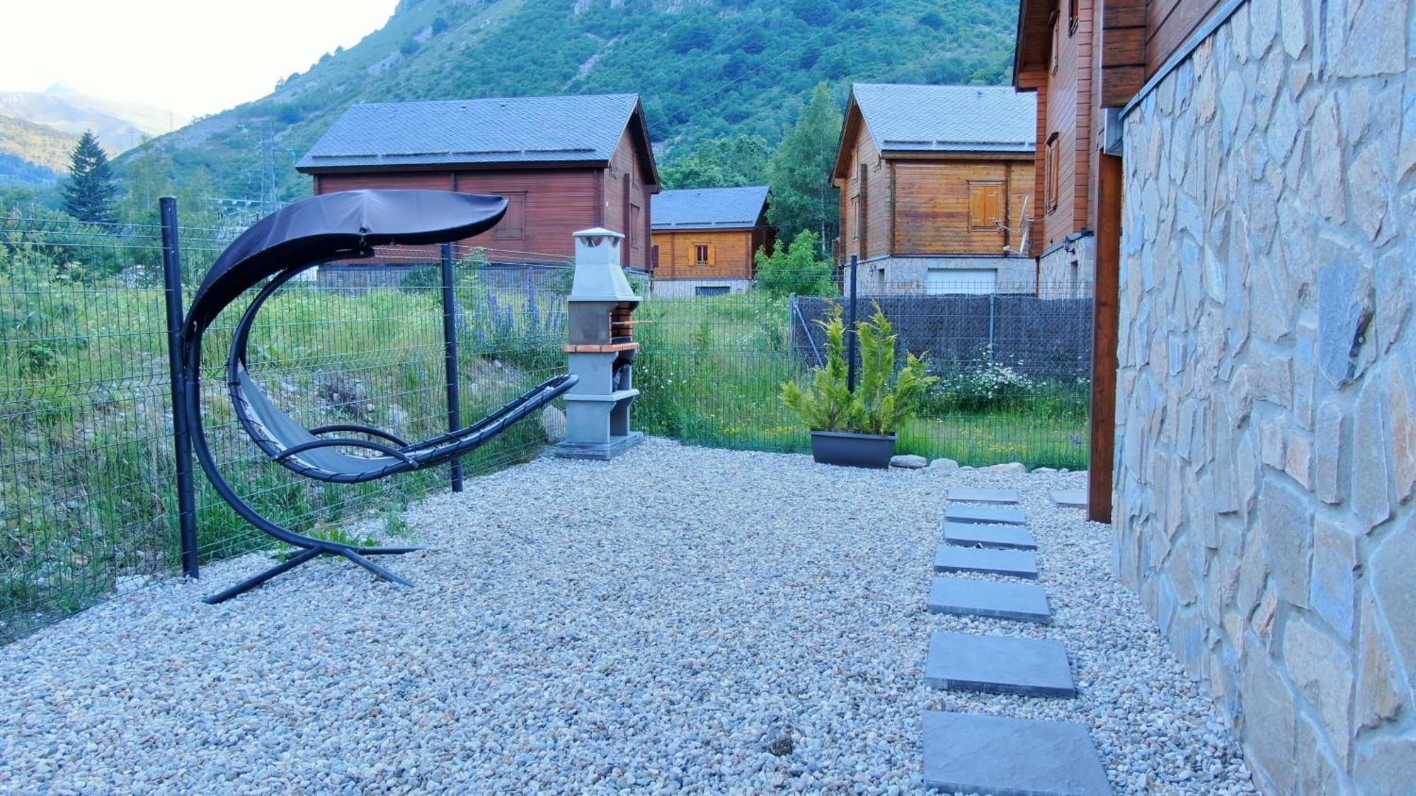 6b Dans Les Pyrenees Proche D'andorre *